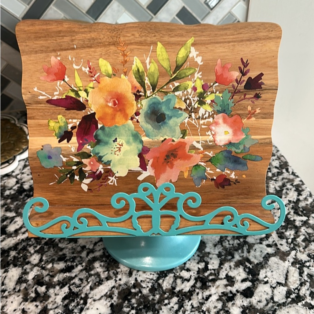 The Pioneer Woman Floral Wooden Decor with Teal Stand